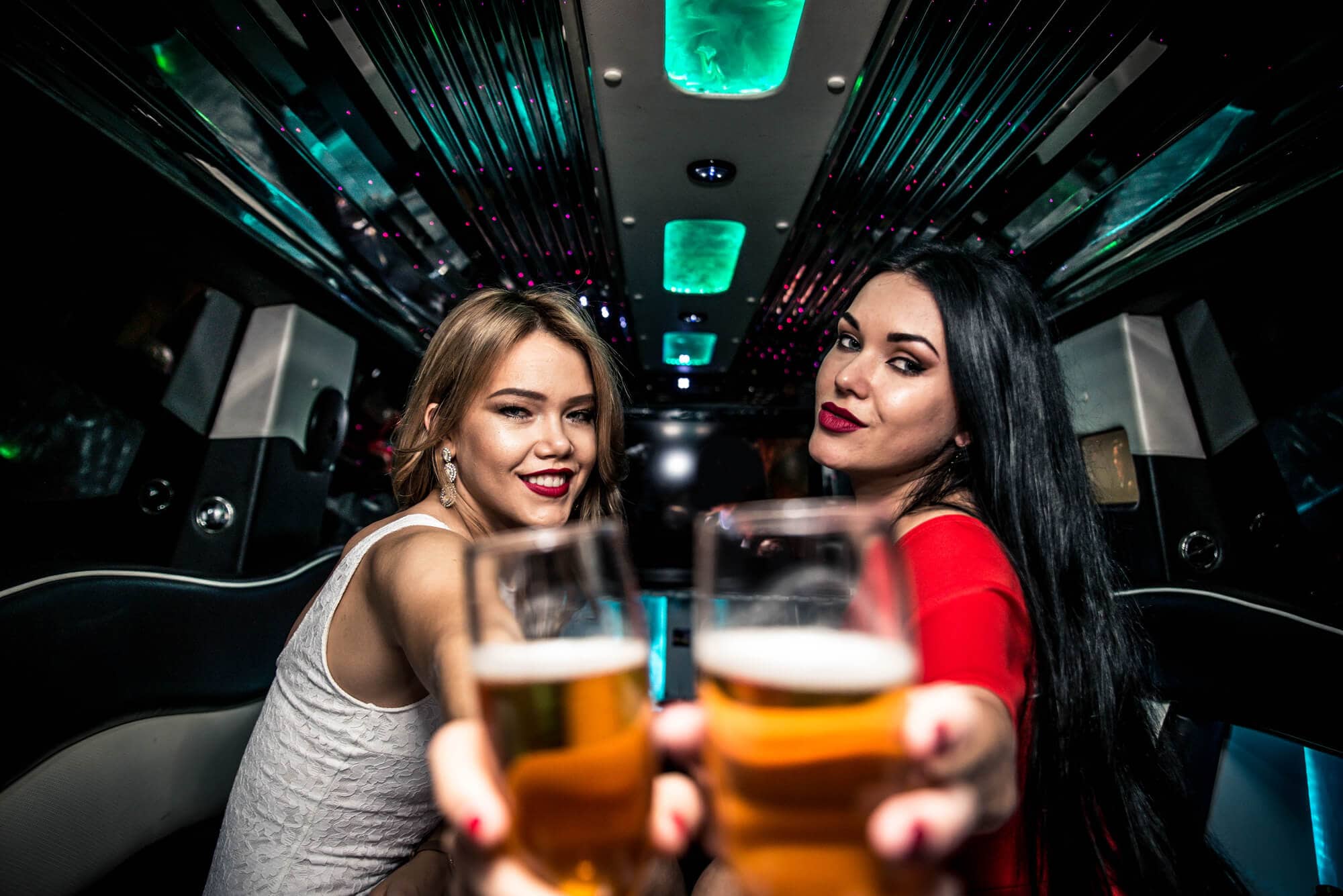 4 Benefits of Hiring a Limousine Service for Your Birthday Party